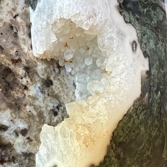 Green Moss Agate and White Crystal Tower - Picture 5 of 9